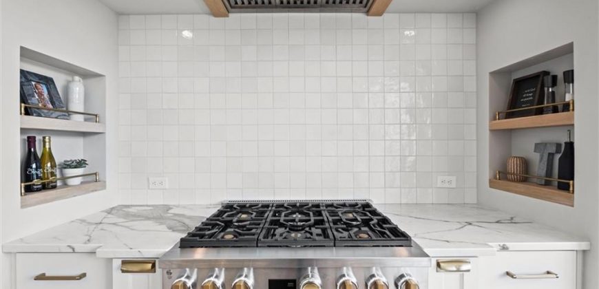 Homes for Sale in Parkville, MO 64152 | 7390 N National Drive