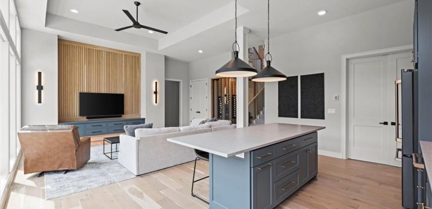 Homes for Sale in Parkville, MO 64152 | 7390 N National Drive