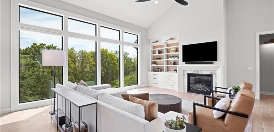 Homes for Sale in Parkville, MO 64152 | 7390 N National Drive