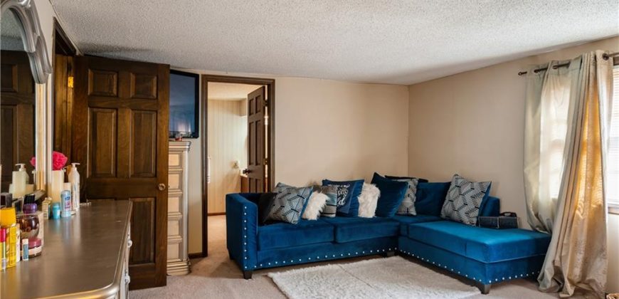 Homes for Sale in Parkville, MO 64152 | 10315 NW Mirror Lake Drive