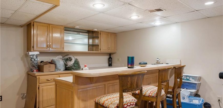 Homes for Sale in Parkville, MO 64152 | 10315 NW Mirror Lake Drive