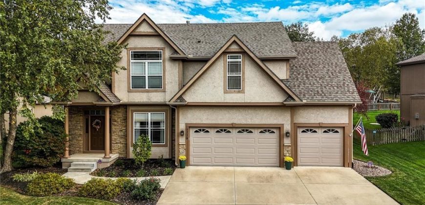 Homes for Sale in Kansas City, MO 64154 | 10229 N Avalon Avenue