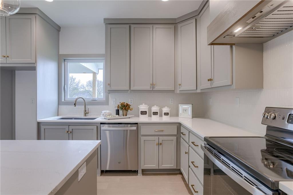 Homes for Sale in Liberty, MO 64068 | 1849  Arbor Trail