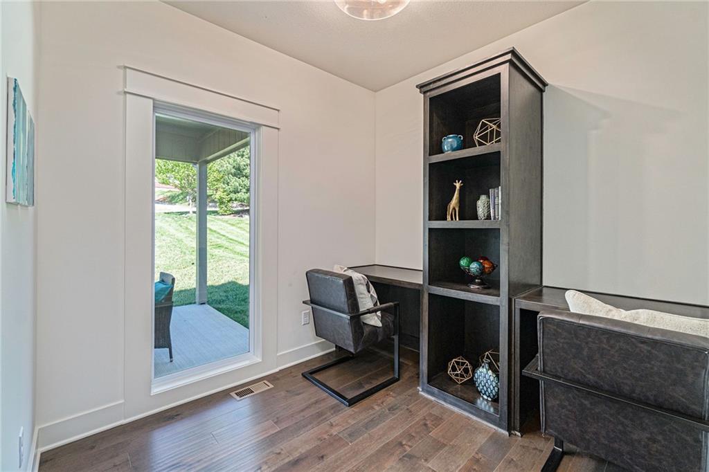 Homes for Sale in Parkville, MO 64152 | 7044  Glenn Lane