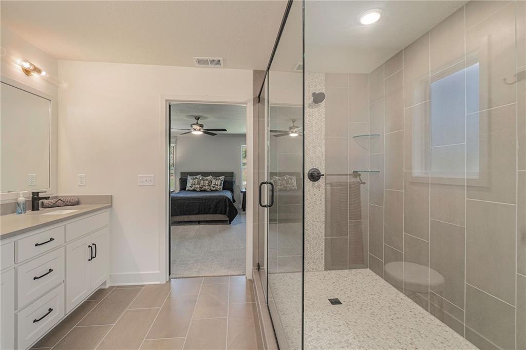 Homes for Sale in Parkville, MO 64152 | 7044  Glenn Lane