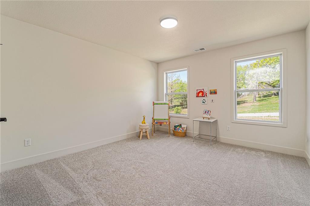 Homes for Sale in Parkville, MO 64152 | 7044  Glenn Lane