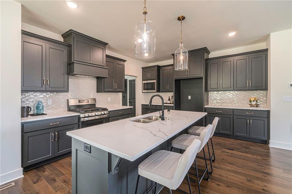 Homes for Sale in Parkville, MO 64152 | 7044  Glenn Lane