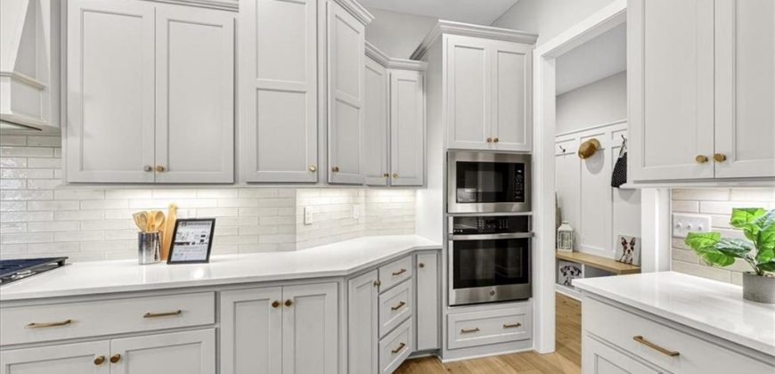 Homes for Sale in Kansas City, MO 64151 | 7014 N Anita Avenue