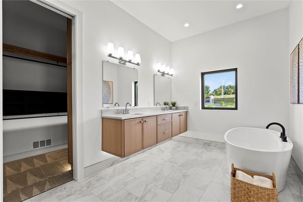 Homes for Sale in Kansas City, MO 64154 | 2621 NW 84th Place