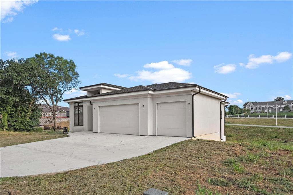 Homes for Sale in Kansas City, MO 64154 | 2611 NW 84th Terrace