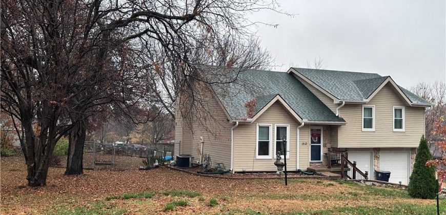 Homes for Sale in Kansas City, MO 64155 | 1412 NE 114th Terrace