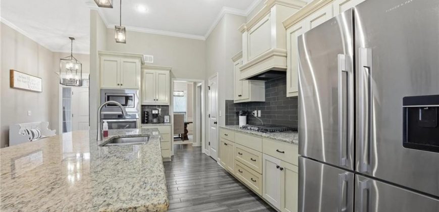 Homes for Sale in Parkville, MO 64152 | 5920 S National Drive