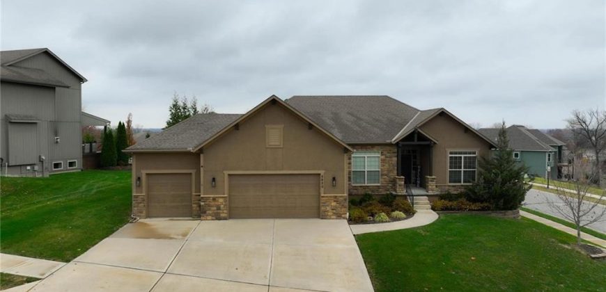 Homes for Sale in Parkville, MO 64152 | 5920 S National Drive