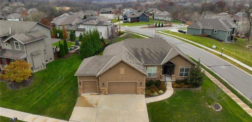 Homes for Sale in Parkville, MO 64152 | 5920 S National Drive