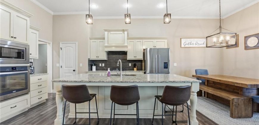 Homes for Sale in Parkville, MO 64152 | 5920 S National Drive