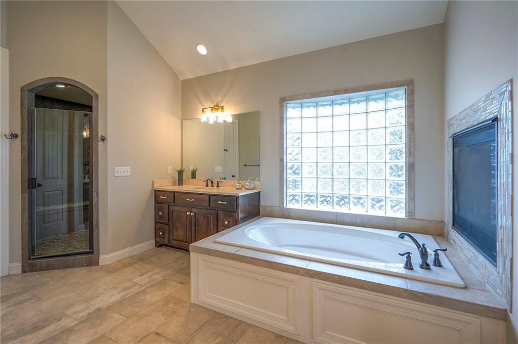 Homes for Sale in Kansas City, MO 64157 | 10502 N Willow Avenue