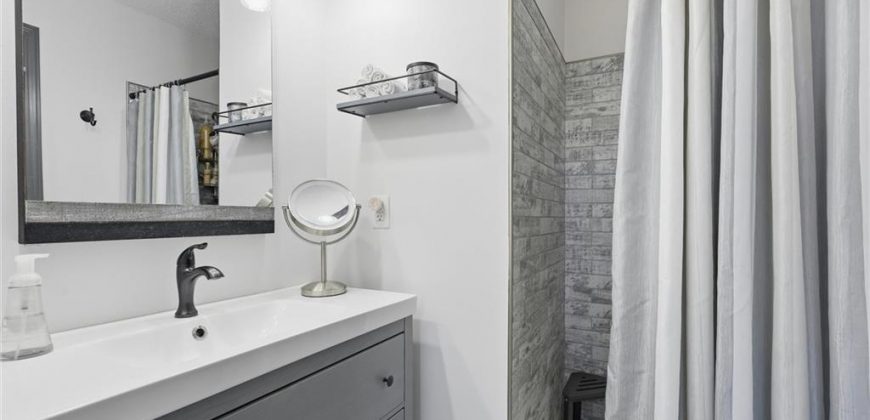 Homes for Sale in Gladstone, MO 64118 | 6757 N Garfield Avenue