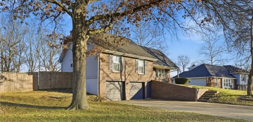 Homes for Sale in Gladstone, MO 64118 | 6757 N Garfield Avenue