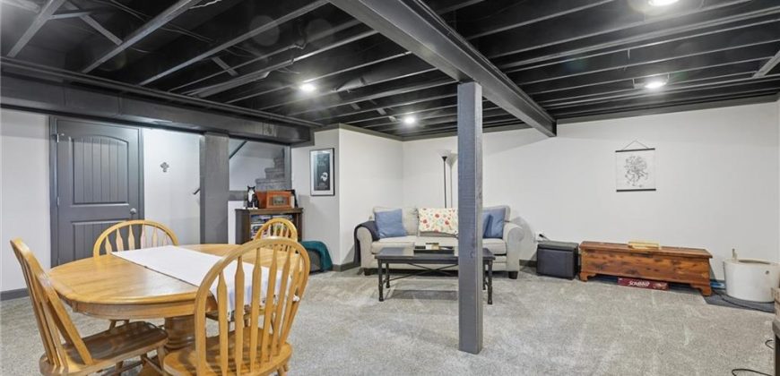 Homes for Sale in Gladstone, MO 64118 | 6757 N Garfield Avenue