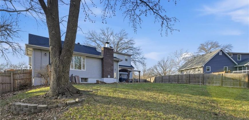 Homes for Sale in Gladstone, MO 64118 | 6757 N Garfield Avenue