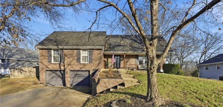 Homes for Sale in Gladstone, MO 64118 | 6757 N Garfield Avenue