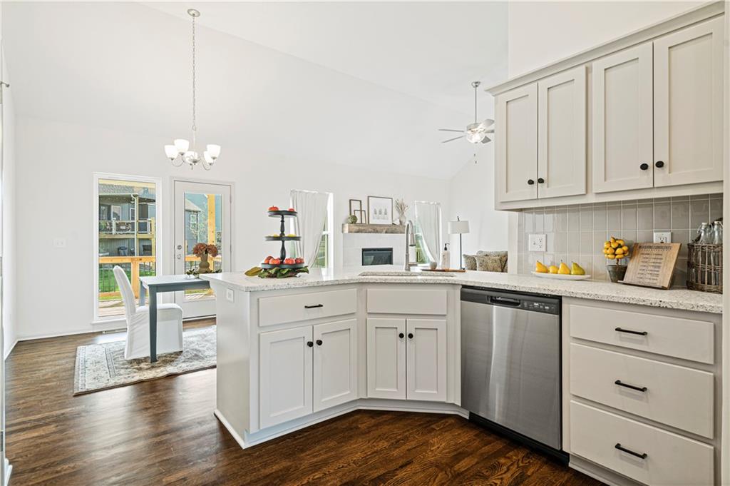 Homes for Sale in Liberty, MO 64068 | 988  Poplar Lane