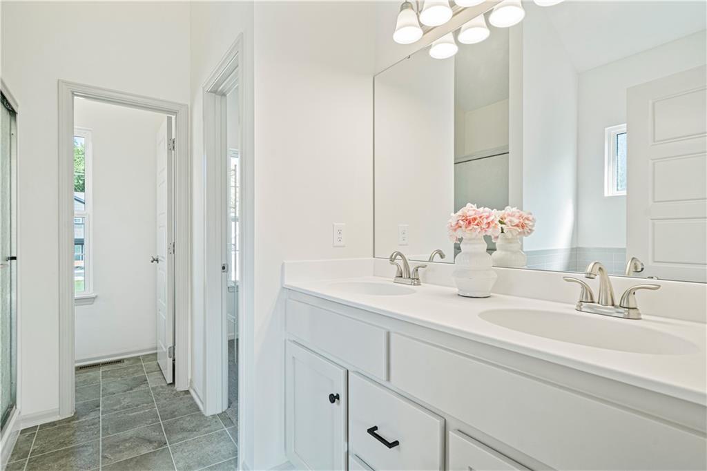 Homes for Sale in Liberty, MO 64068 | 988  Poplar Lane