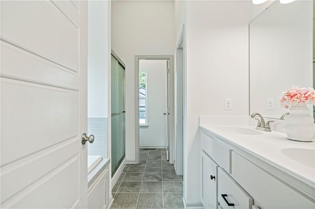 Homes for Sale in Liberty, MO 64068 | 988  Poplar Lane