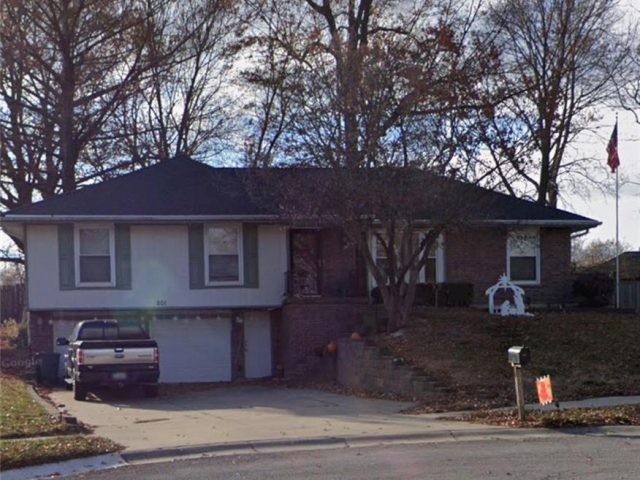 Homes for Sale in Gladstone, MO 64118 | 801 NE 73rd Place