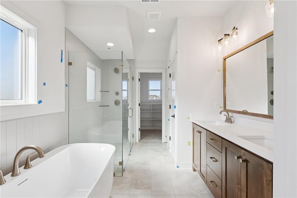 Homes for Sale in Liberty, MO 64068 | 1916  Longview Drive