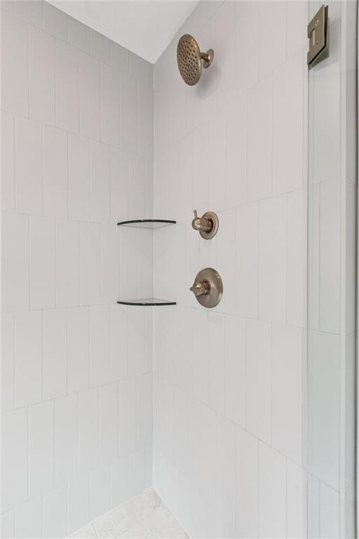 Homes for Sale in Liberty, MO 64068 | 1916  Longview Drive