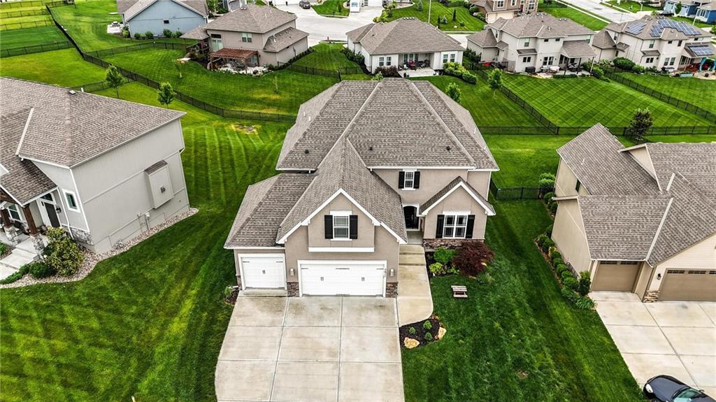 Homes for Sale in Kansas City, MO 64151 | 7611 N Adrian Avenue