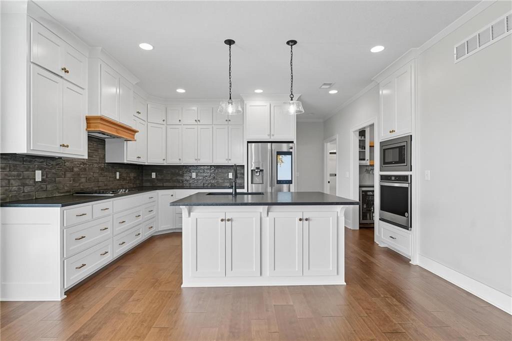 Homes for Sale in Parkville, MO 64152 | 13785 NW 71st Street