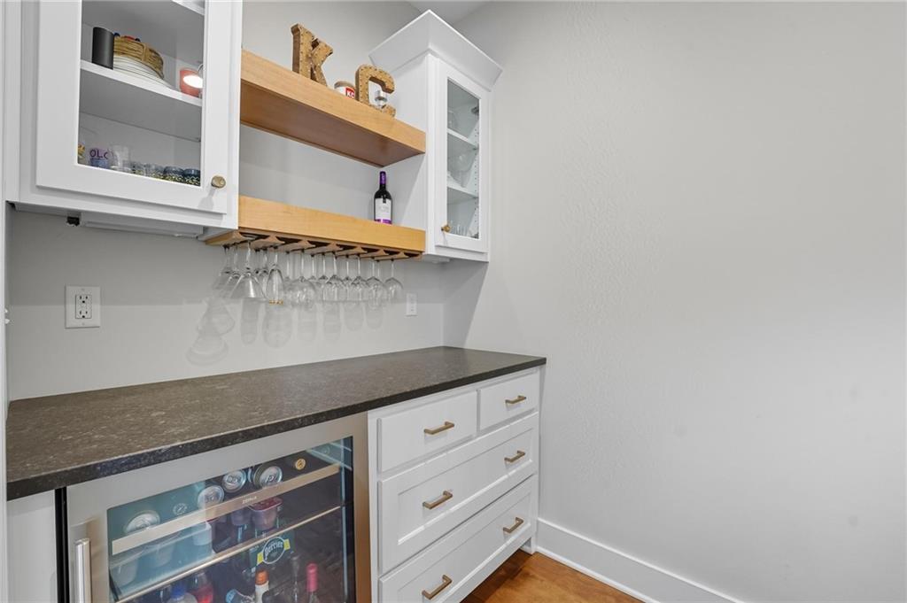 Homes for Sale in Parkville, MO 64152 | 13785 NW 71st Street