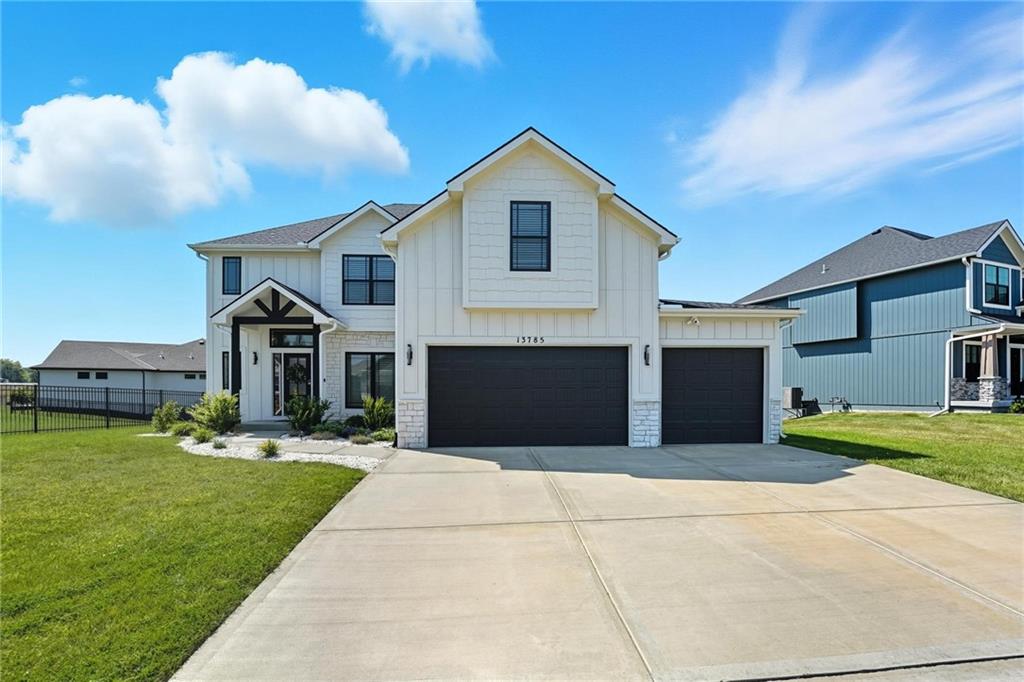 Homes for Sale in Parkville, MO 64152 | 13785 NW 71st Street