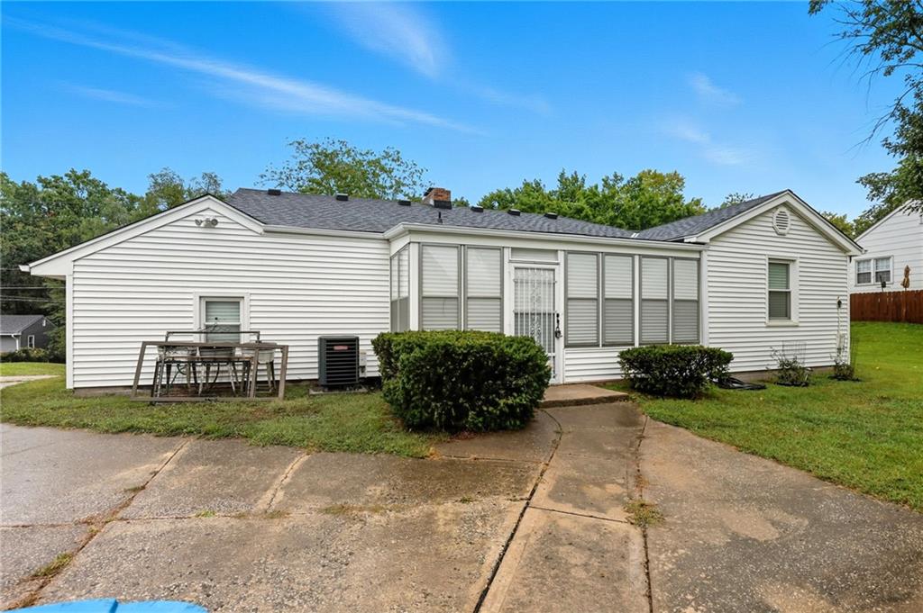 Homes for Sale in Avondale, MO 64117 | 2943 NE Walnut Road