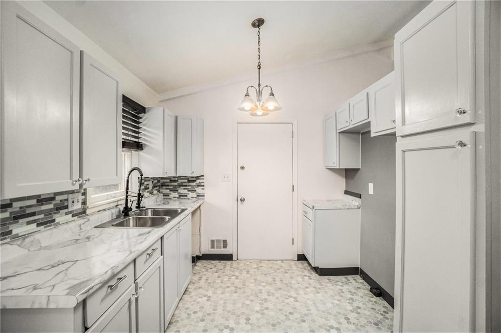 Homes for Sale in Liberty, MO 64068 | 215  Grant Street