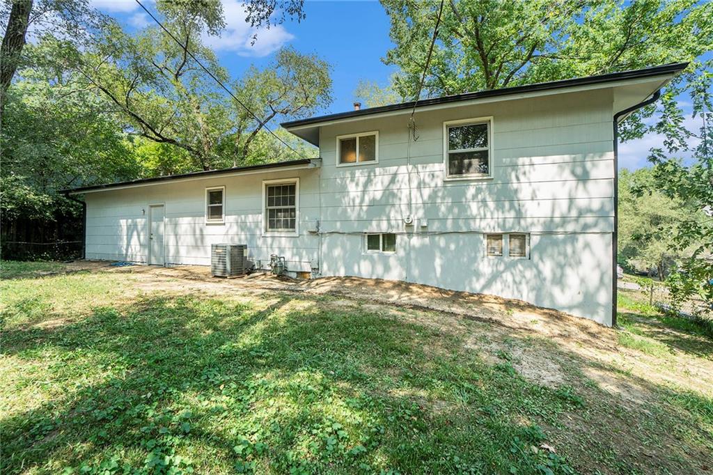 Homes for Sale in Liberty, MO 64068 | 215  Grant Street