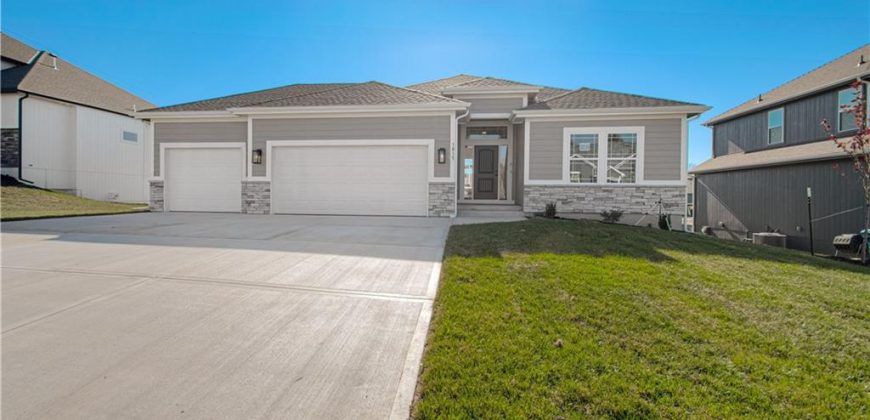 Homes for Sale in Liberty, MO 64068 | 1015  Poplar Lane