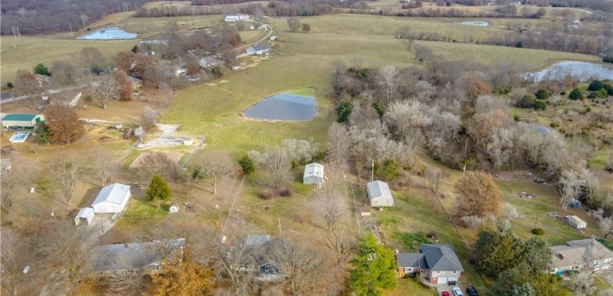 Homes for Sale in Smithville, MO 64089 | 14655  Gale Road