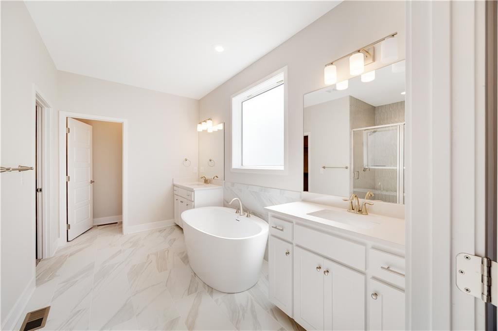 Homes for Sale in Kansas City, MO 64156 | 7004 NE 102nd Court