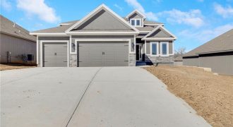 Homes for Sale in Kansas City, MO 64156 | 7004 NE 102nd Court