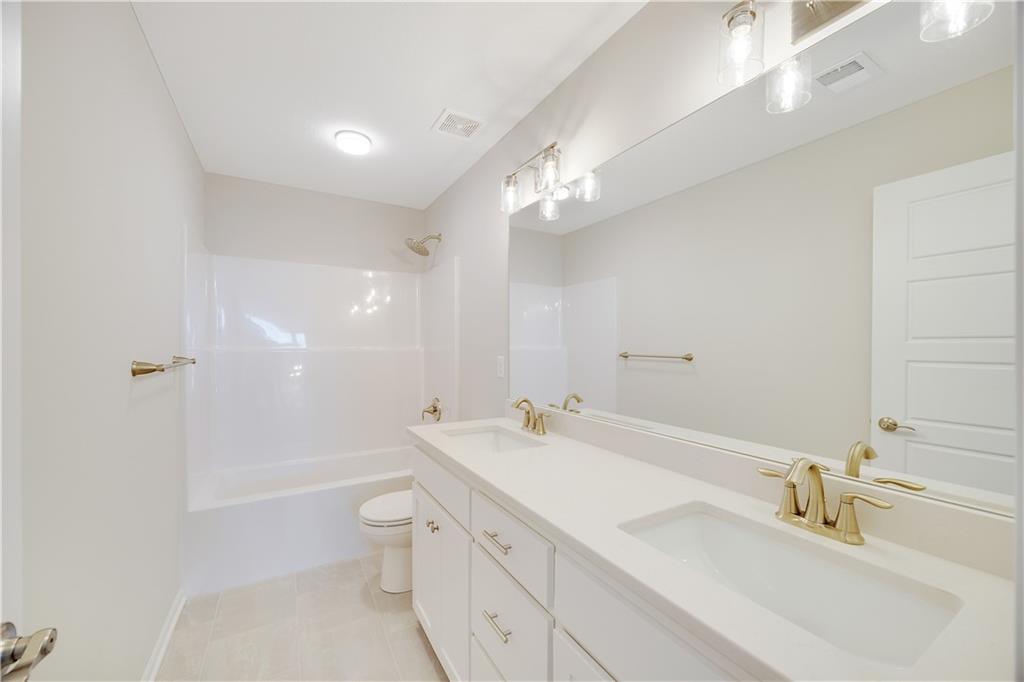 Homes for Sale in Kansas City, MO 64156 | 7004 NE 102nd Court