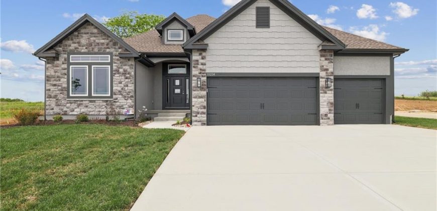 Homes for Sale in Kansas City, MO 64156 | 7000 NE 102nd Court