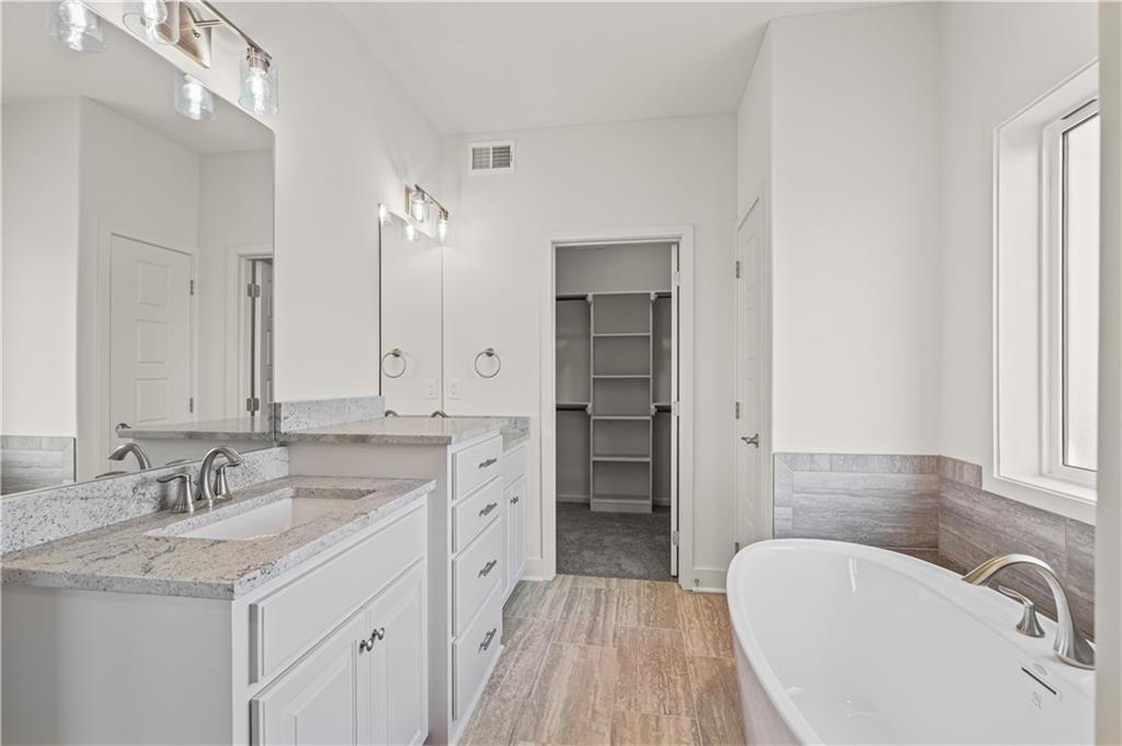 Homes for Sale in Kansas City, MO 64156 | 7009 NE 102nd Court