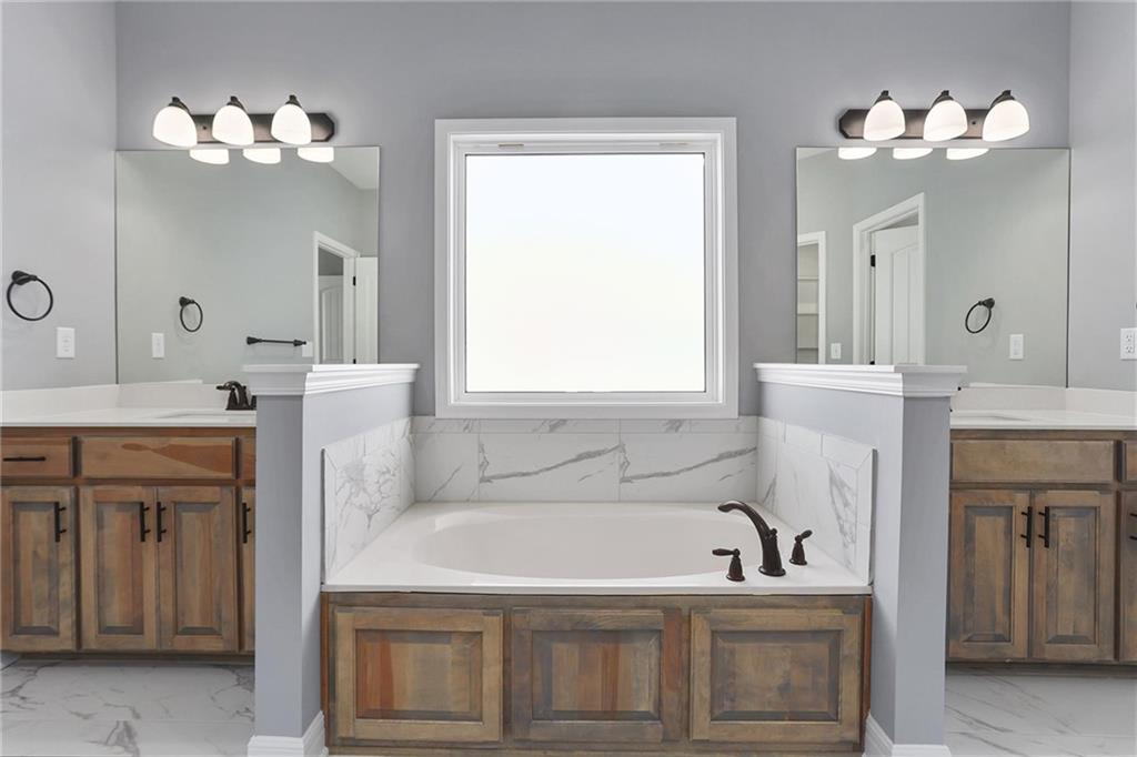 Homes for Sale in Kansas City, MO 64157 | 11432 N Auburndale Circle