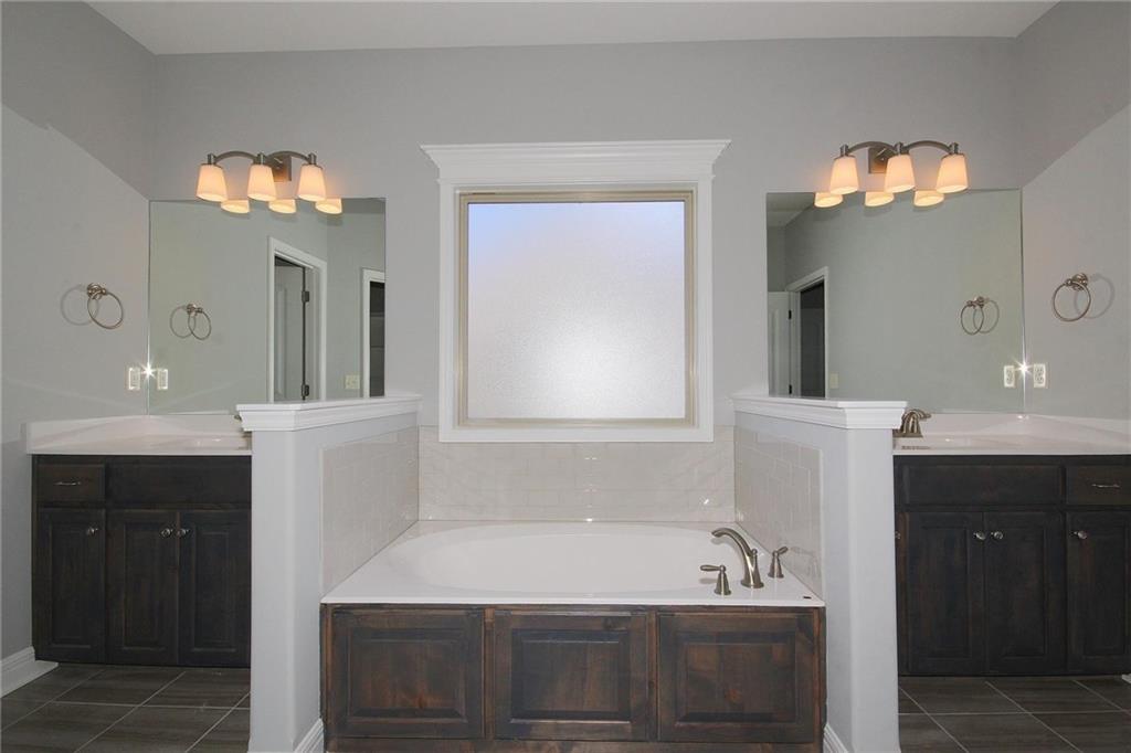 Homes for Sale in Kansas City, MO 64157 | 11440 N Auburndale Circle