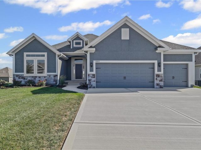 Homes for Sale in Kansas City, MO 64156 | 10205 N Winchester Avenue