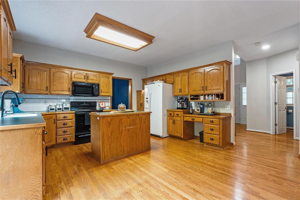 Homes for Sale in Liberty, MO 64068 | 1408  Telford Drive