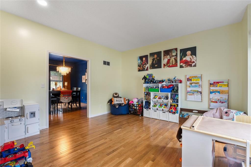 Homes for Sale in Liberty, MO 64068 | 1408  Telford Drive